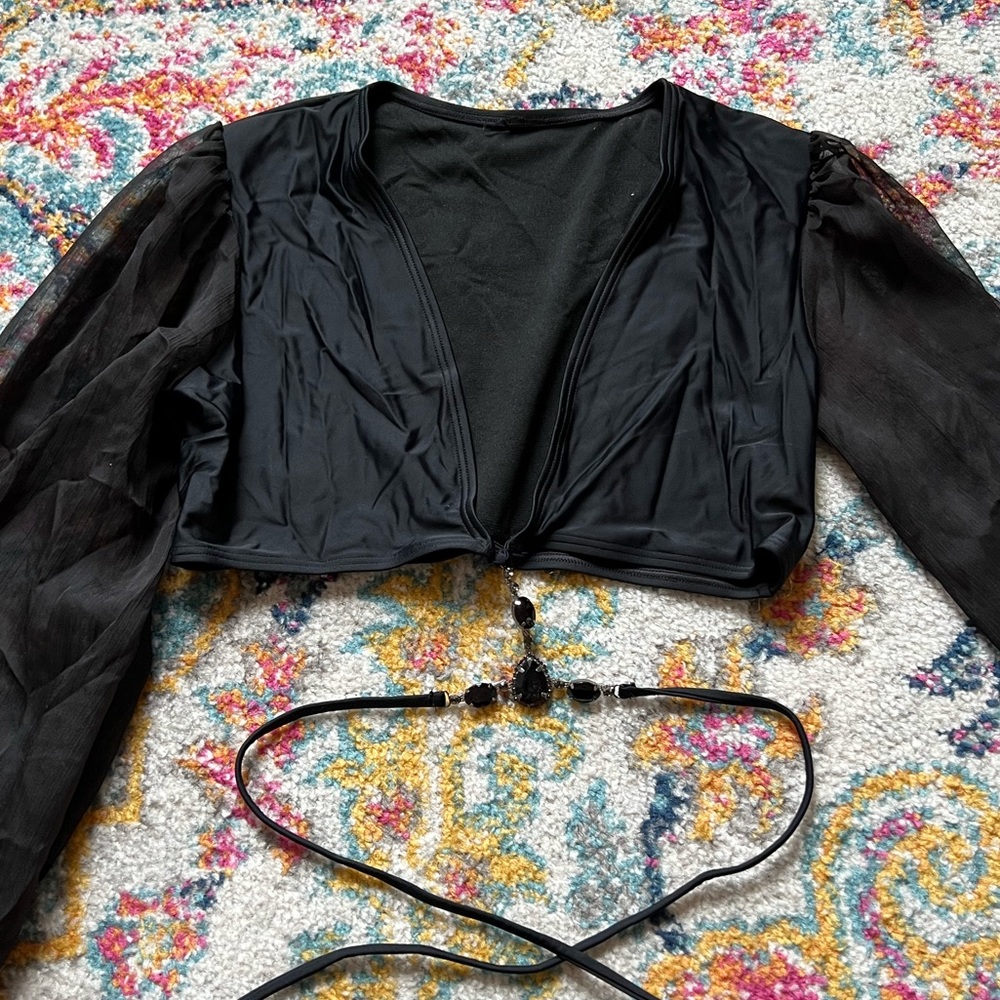 Black Mesh sleeve crop top